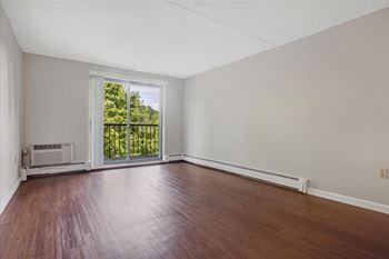 Taymil andover place living room