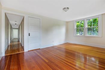 Taymil argyle street apartment homes living area