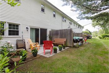 Taymil holly house patio