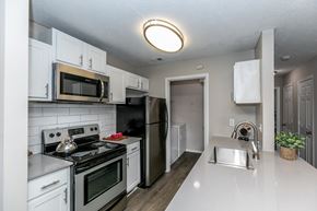 Alpharetta apartment for rent - Kitchen at The Atlantic Newtown, Georgia, 30022