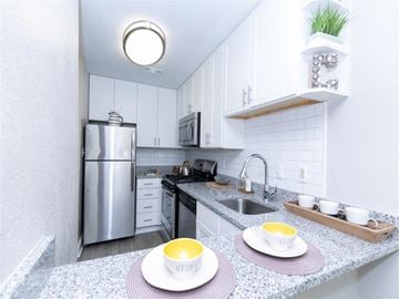 Atlanta apartment for rent - Model. Kitchen.