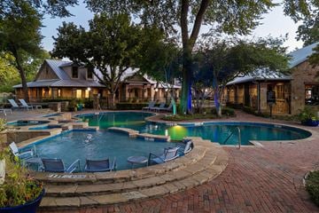 Fort Worth apartment for rent - Marquis at Bellaire Ranch