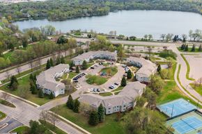 Plymouth townhouse for rent - aerial photo of lakeview commons with shot of nearby parkers lake