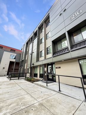 Saint Paul apartment for rent - The building number 586 is visible on the side of the building.