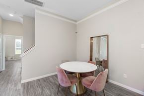Pearland townhouse for rent - Elegant Dining Space at Mirror Lake Pearland, Pearland, TX