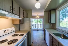 Winnipeg townhouse for rent - kitchen