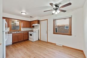 Wauwatosa apartment for rent - Townhomes of Wauwatosa New kitchen