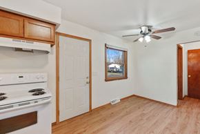Wauwatosa apartment for rent - Townhomes of Wauwatosa Kitchen