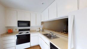 Stockton apartment for rent - Model - Kitchen