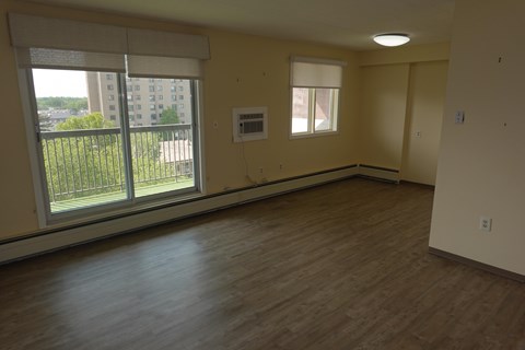 Floor plan for 2 beds, 1 bath, 735 sqft