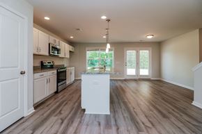 Midway house for rent - 374 Tondee Way