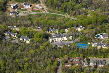 Tennis/pickleball court