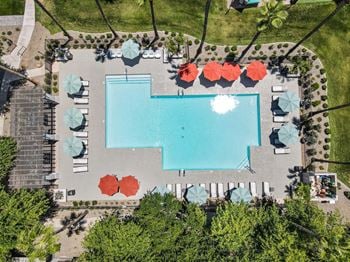 Three luxury resort style heated pools & spa style jacuzzi