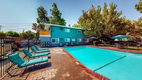 Davis apartment for rent - Pristine swimming pool at University Square Apartments, Davis, California