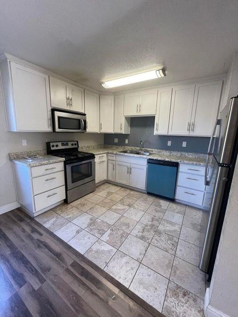 Floor plan for 2 beds, 1 bath, 950 sqft