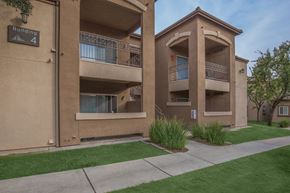 Bakersfield apartment for rent - the building where the apartment is located
