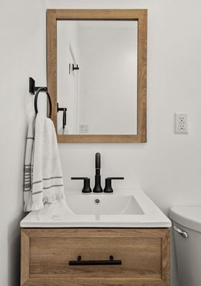 Los Angeles apartment for rent - The Vertical One Bedroom Updated Bathroom
