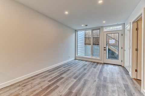 Floor plan for 2 beds, 1 bath, 700 sqft