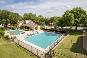 Temple apartment for rent - Pool 1