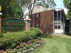Mercerville apartment for rent - the exterior of the cresswood square apartment building