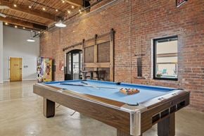 Richmond apartment for rent - a pool table in the games room