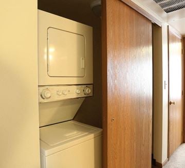 Columbus apartment for rent - A white oven and stove top are in a kitchen.