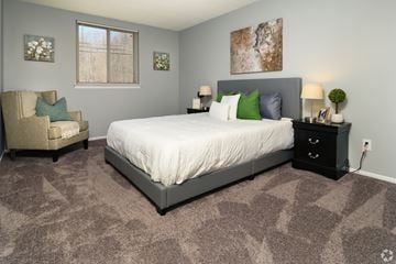 Newark apartment for rent - Iron Hill Apartments