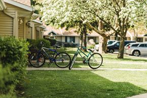 Hesperia apartment for rent - Exterior grounds of apartment community