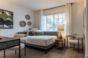 Lake Park apartment for rent - a bedroom with a bed and a window