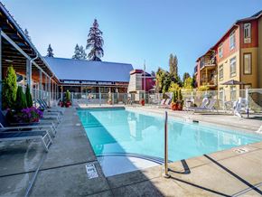 Bothell apartment for rent - the swimming pool at the resort at governors crossing