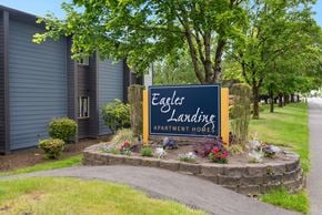Everett apartment for rent - the sign is in front of the entrance to eagle landing apartments