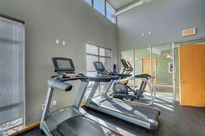 Milwaukee apartment for rent - the gym at the pointe apartments nj