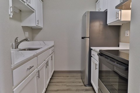 Floor plan for 2 beds, 1 bath, 580 sqft