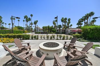 Fire pit for lounging