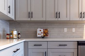 Beautiful backsplash and cabinetry