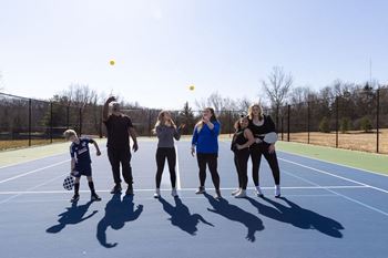 Tennis/pickleball court