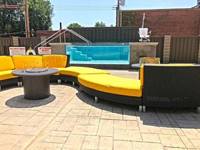 Saint Louis apartment for rent - Outdoor seating at 1400 Russell Apartments, Saint Louis, Missouri