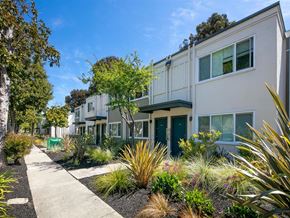 Fremont apartment for rent - Front Entrance Building View
