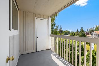 Patio/balcony*