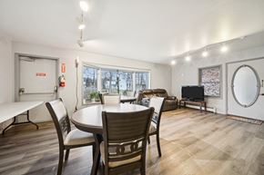 Soldotna apartment for rent - A dining room with a table and chairs.