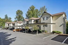 Milwaukie apartment for rent - Apartment exterior with covered parking