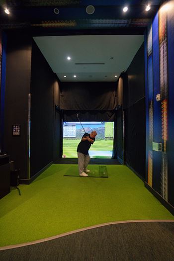 Golf simulator