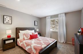 Eden Prairie apartment for rent - the preserve at ballantyne commons bedroom with bed and window