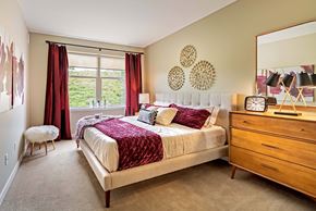 Pittsburgh apartment for rent - Large Bedroom at Cosmopolitan Apartments, Pittsburgh, 15237