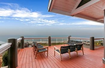 Sitting deck overlooking the ocean