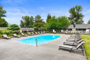 Puyallup apartment for rent - Outdoor pool