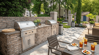 Poolside bbq/picnic area