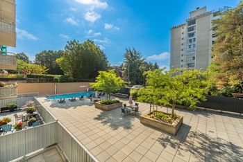 Patio/deck/terrace