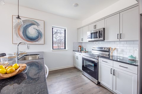 Floor plan for 2 beds, 2 baths, 1252 sqft