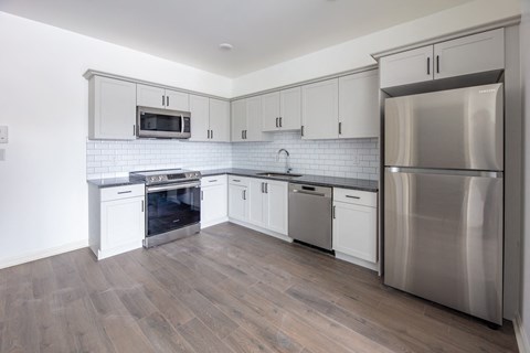 Floor plan for 1 bed, 1 bath, 649 sqft